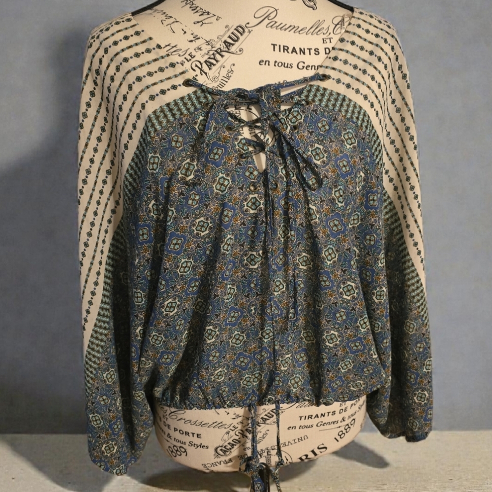 Forever 21 Bohemian‎ Style Blue And White Blouse